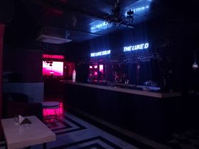 L & R Lounge and Bar