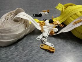 Plastic Zipper Pulls
