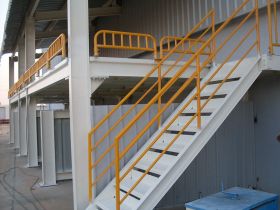 Goods lift,  Mezzanine floor, Metal pallet