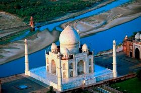 Day Trip to Agra Taj Mahal with Fatehpur Sakri fro