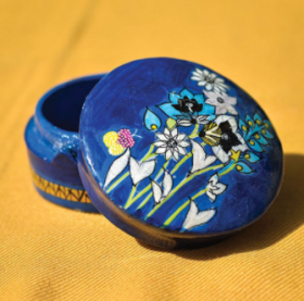  BLUE FLORAL MOTIF ROUND BOX