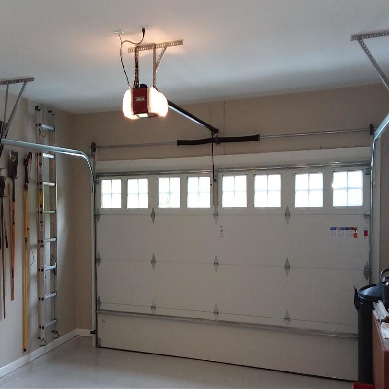 Reach to the Best Garage Door Opener in Ontario, CA