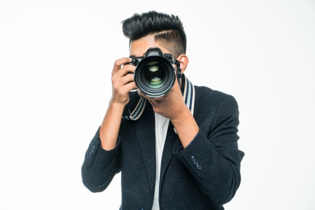 Hire the experienced & professional wedding photographers in Lucknow