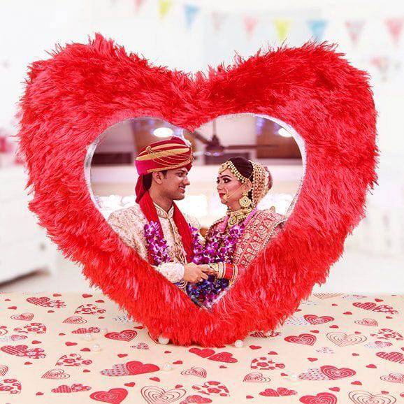 Send Anniversary Gifts to India for Wife