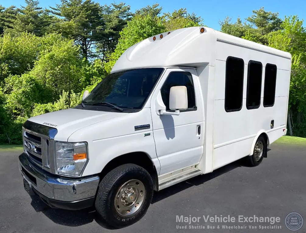 Ford E-350 Shuttle Bus