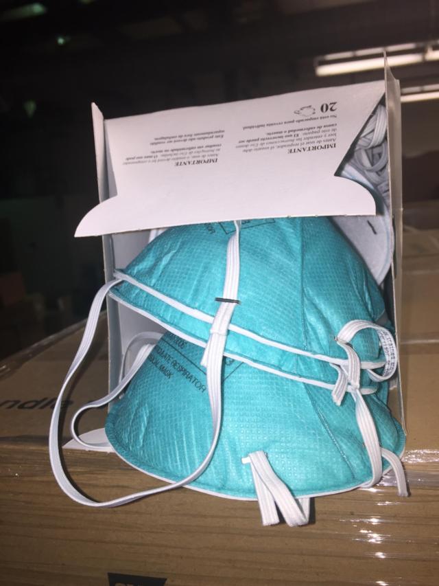 3M 1860 N95 Particulate Respirator and Surgical Mask