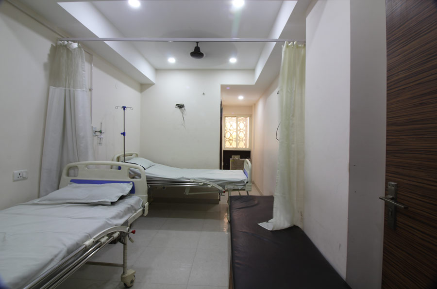 Dr Himanshu Gupta is best Orthopedic Surgeon and Bone Specialist Doctor and Joint Replacement in Ghaziabad