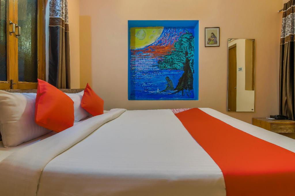 hotel surya vilas